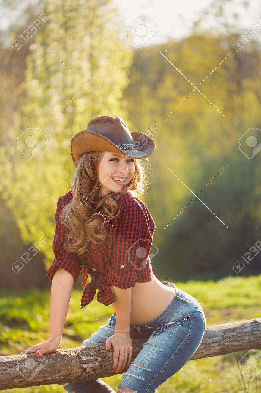 |Scene:] janda hijab cantik muda ga kuat nahan ingin wiwik di mobil Club  /  2026